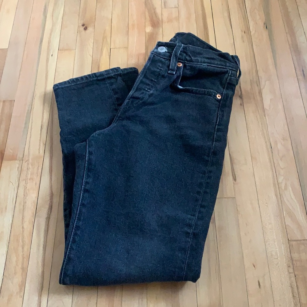 Levi’s wedgie ankle jeans